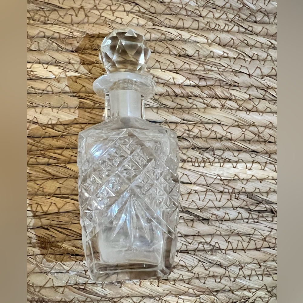 ANTIQUE AMERICAN GLASS CRYSTAL COLOGNE PERFUME BOTTLE.